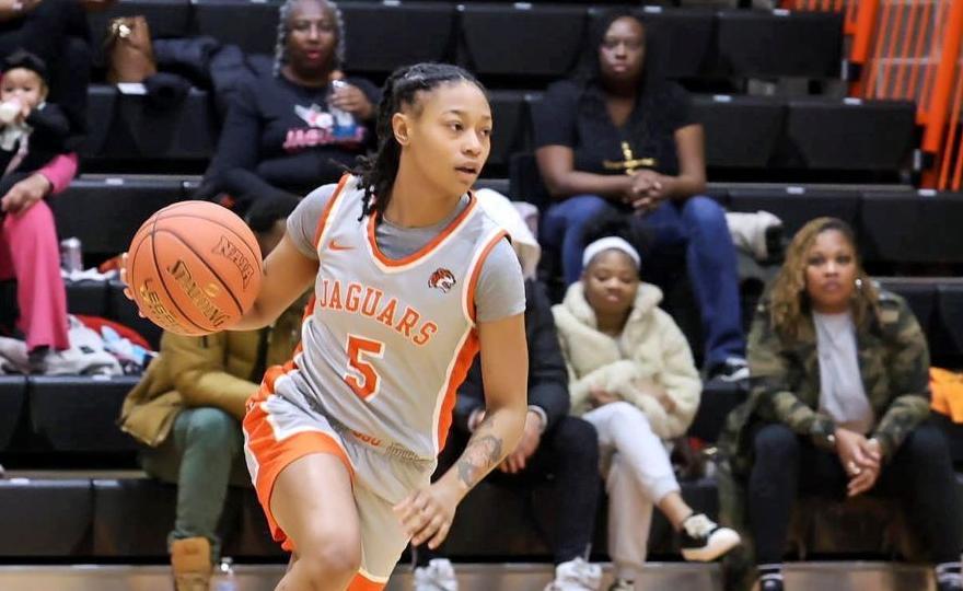 (5) Alayah Sprattling was one of five GSU players scoring in double figures with 11 points vs. Viterbo.